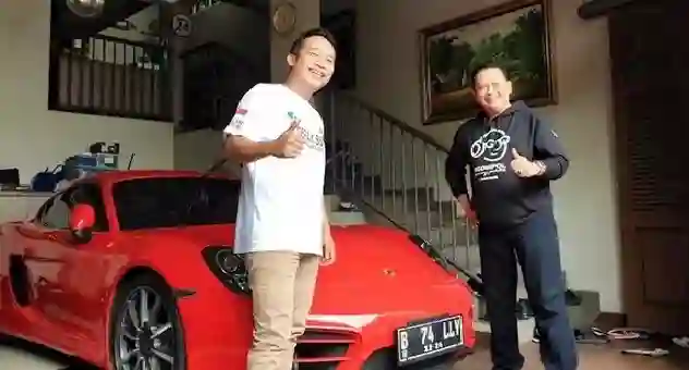 Koleksi Mobil Selebriti Indonesia yang Bikin Iri