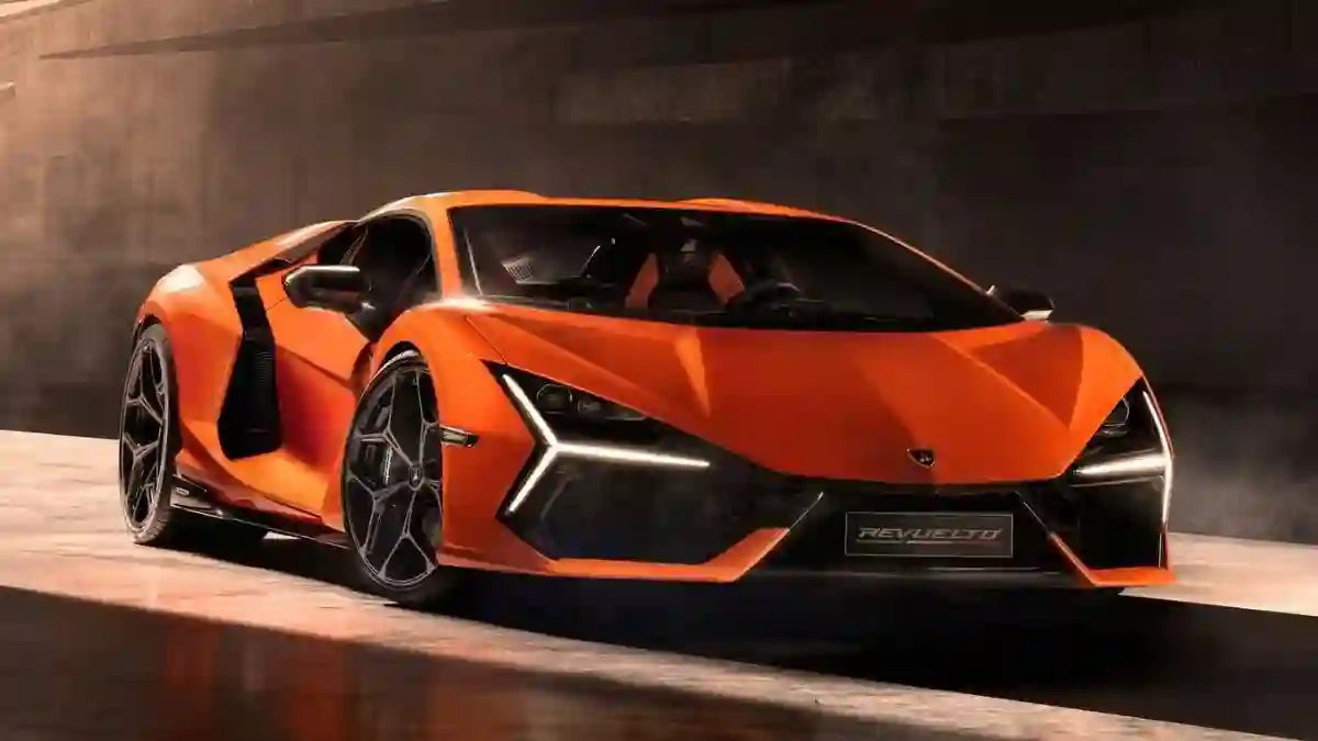 Review Lamborghini Revuelto: Supercar Hybrid Pertama dengan Tenaga Brutal 1000 HP