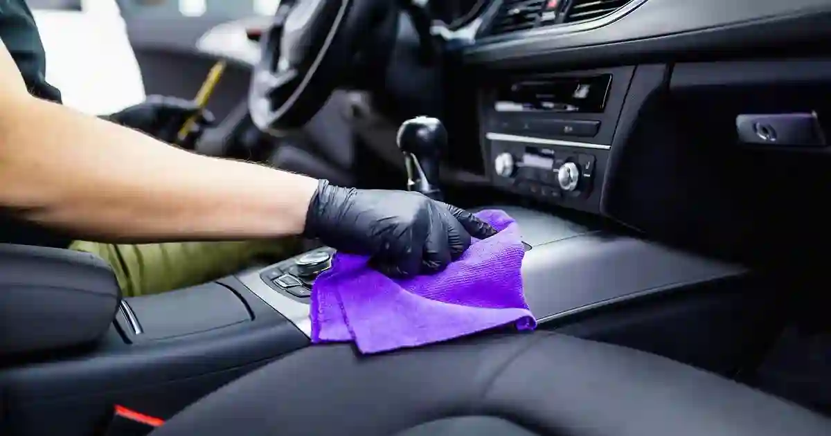 Cara Membersihkan Interior Mobil Secara Profesional