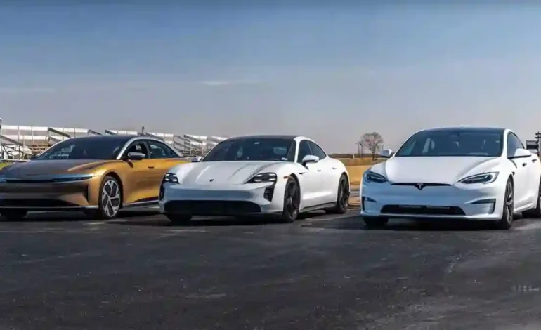 Duel Tesla Model S Plaid vs Porsche Taycan: Siapa Lebih Cepat?